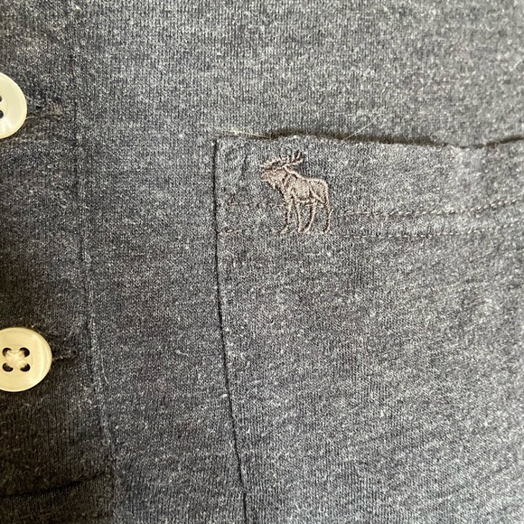 Abercrombie & Fitch long sleeved T - Picture 4 of 4